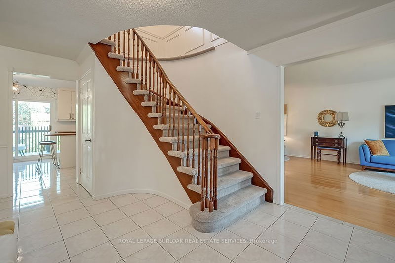 1939 Kerns Rd  Burlington, L7P 3J1 | Image 3