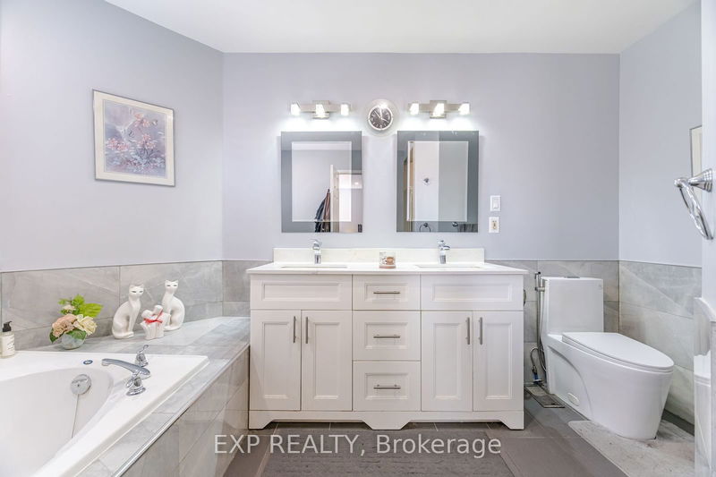 891 Stonebridge Ave  Mississauga, L5V 2L3 | Image 20