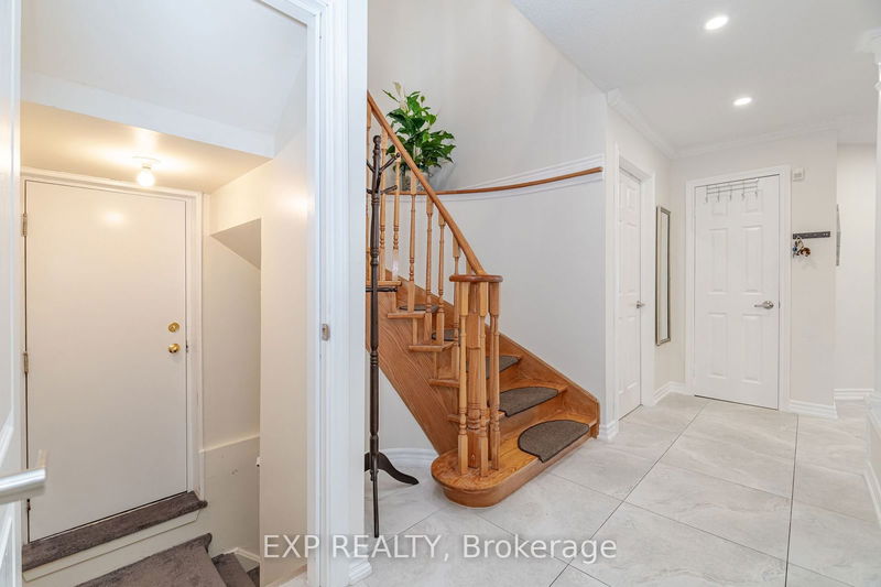 891 Stonebridge Ave  Mississauga, L5V 2L3 | Image 29