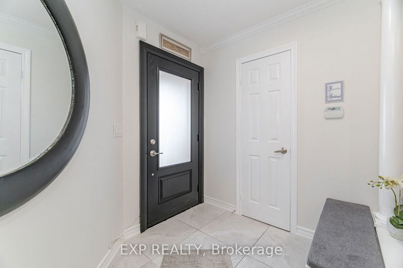 891 Stonebridge Ave  Mississauga, L5V 2L3 | Image 5