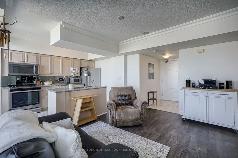  2106 - 3 Marine Parade Dr  Toronto, M8V 3Z5 | Image 3