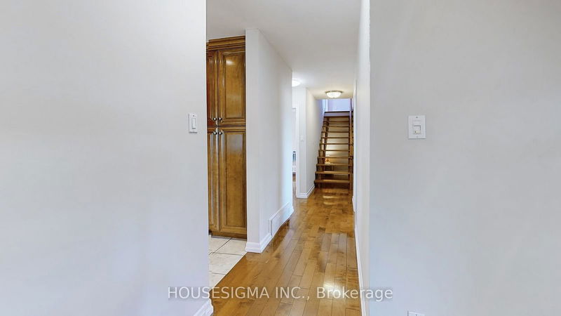 1 Belfry Ave  Toronto, M8Z 2L1 | Image 18