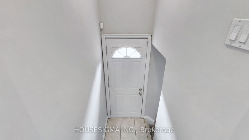 1 Belfry Ave  Toronto, M8Z 2L1 | Image 30