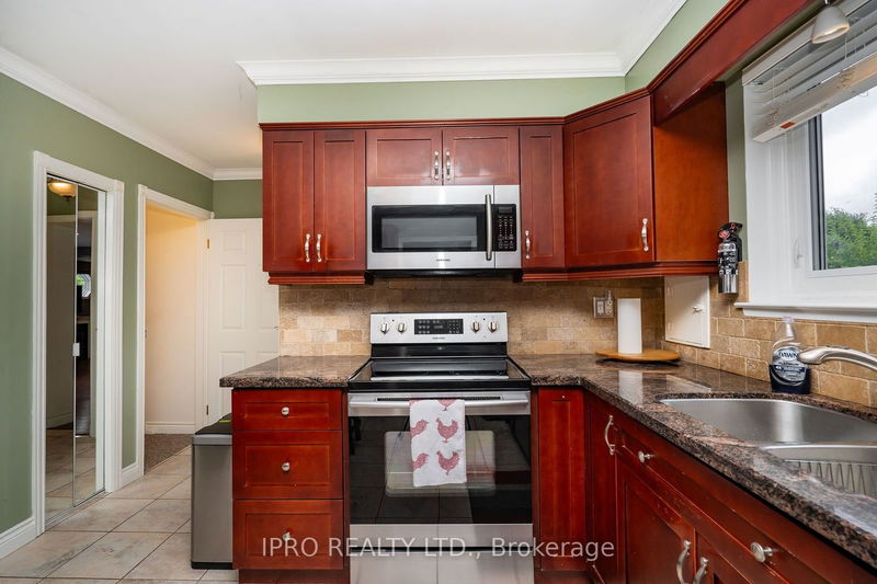 23 Ferndale Cres  Brampton, L6W 1G1 | Image 13