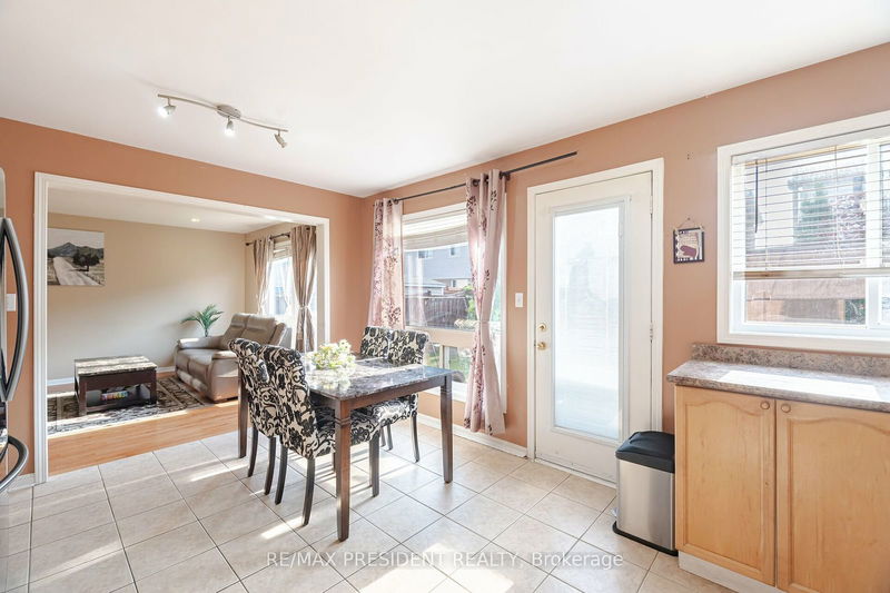 30 Marshmarigold Dr  Brampton, L7A 2S7 | Image 18