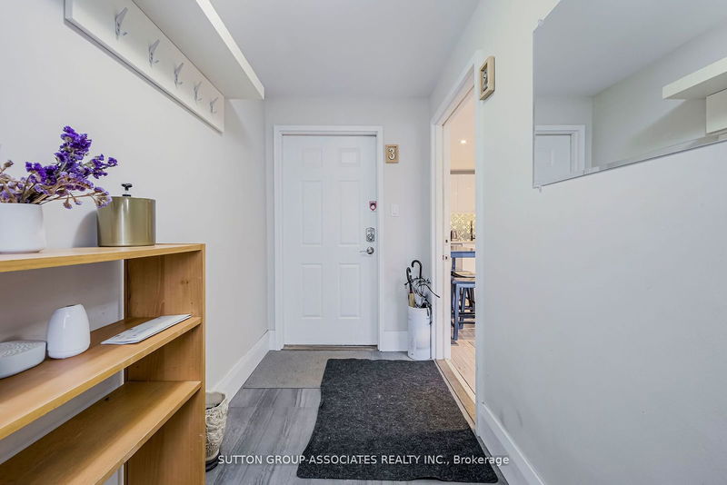 736 Crawford St  Toronto, M6G 3K3 | Image 3