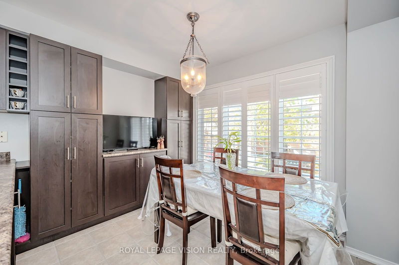  10 - 5030 Heatherleigh Ave  Mississauga, L5V 2G7 | Image 9