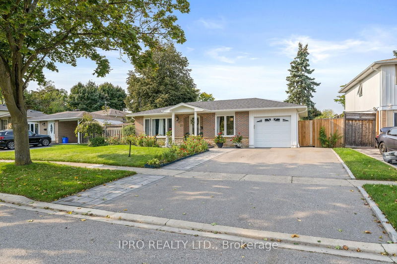 28 Irwin Cres  Halton Hills, L7G 1G1 | Image 1