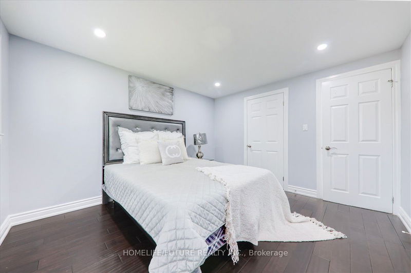 43 Tamarish Dr  Toronto, M9V 1S2 | Image 21