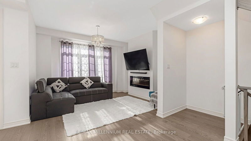 15 Haymarket Dr  Brampton, L7A 5C3 | Image 12