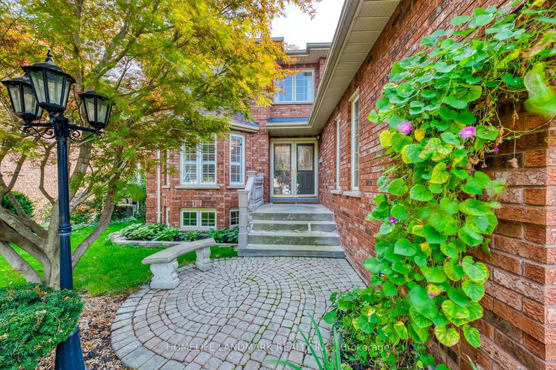 1636 Sagewood Crt  Mississauga, L5M 5M2 | Image 2