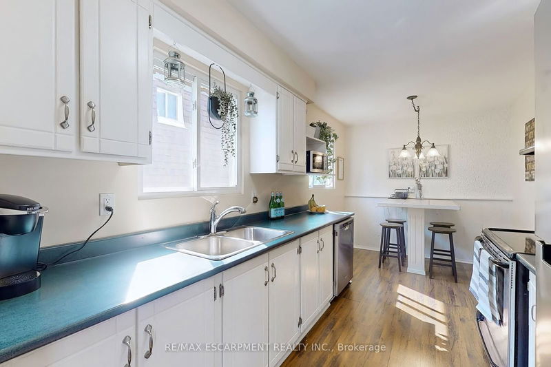 5006 Brady Ave  Burlington, L7L 3X6 | Image 13