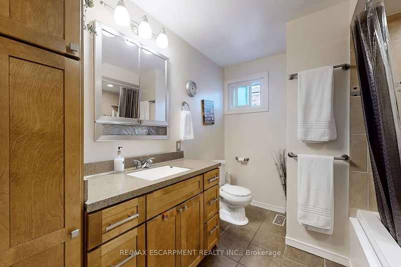 5006 Brady Ave  Burlington, L7L 3X6 | Image 23