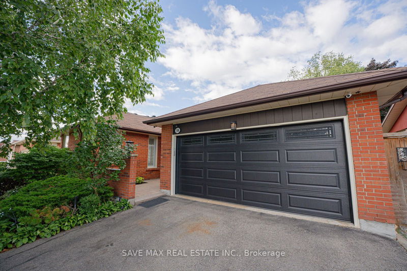 58 Blackthorn Lane  Brampton, L6V 3K8 | Image 3