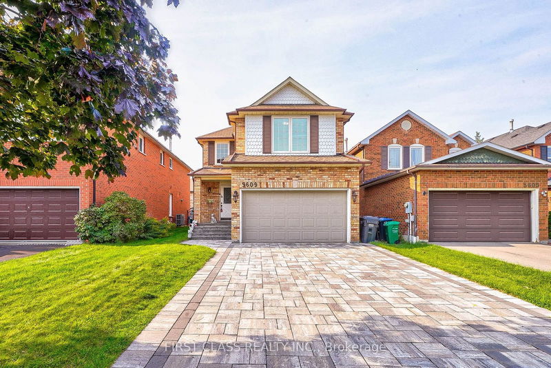 5609 Taw Ave  Mississauga, L5V 1W4 | Image 1