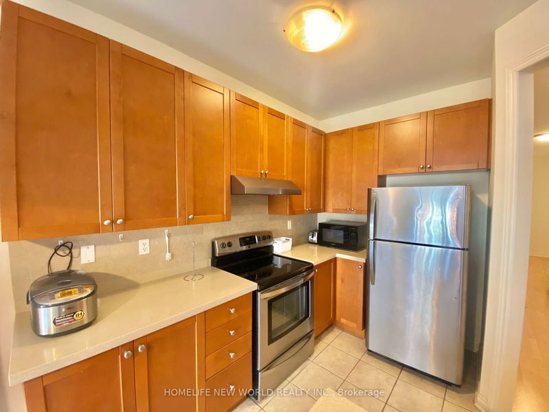 5480 Bellaggio Cres  Mississauga, L5V 0C6 | Image 6