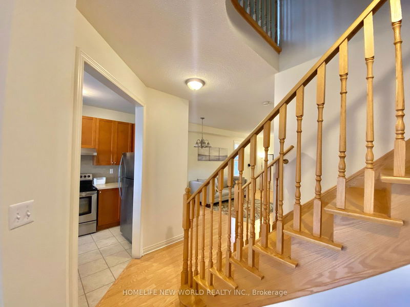 5480 Bellaggio Cres  Mississauga, L5V 0C6 | Image 9