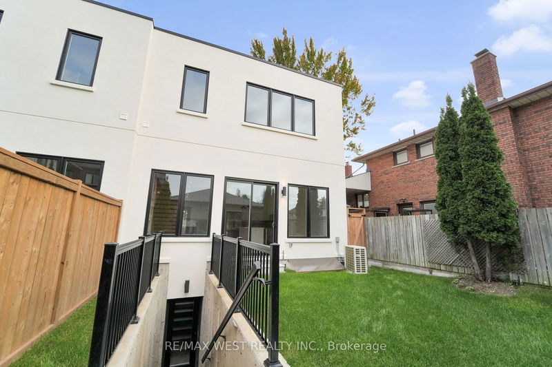 386A Rimilton Ave  Toronto, M8W 2G2 | Image 39