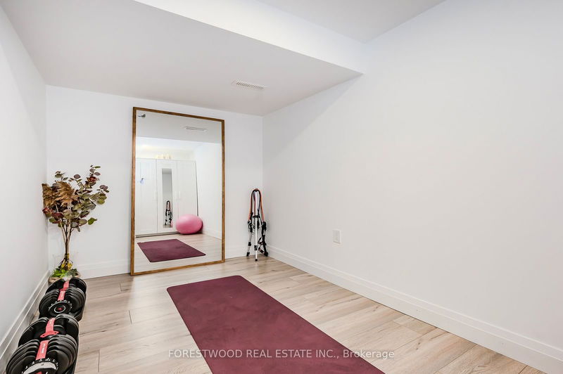 4278 Shelby Cres  Mississauga, L4W 3N5 | Image 21