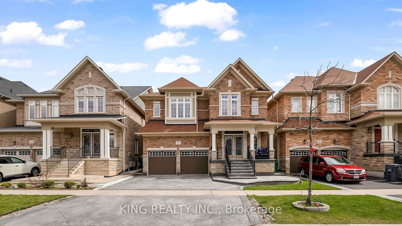 9 Monkton Circ  Brampton, L6Y 0X1 | Image 1