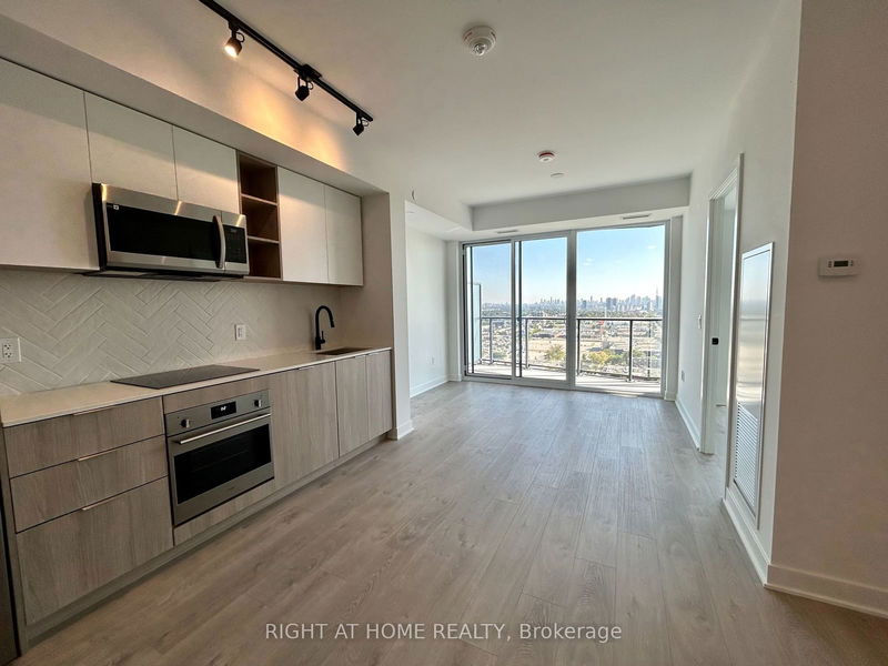 home for lease on 2006-36 Zorra Street