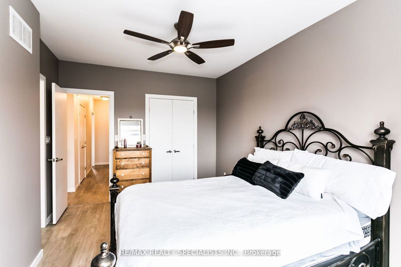 264 Vellwood Common   Oakville, L6L 0E8 | Image 16