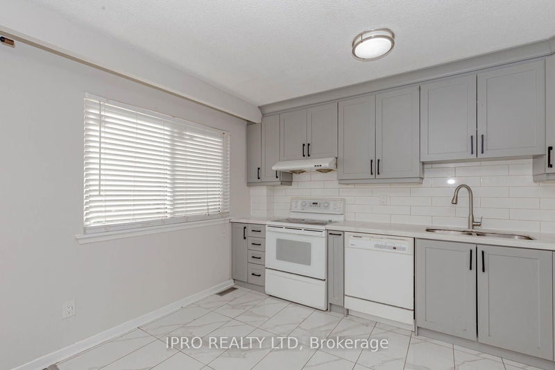 7094 Darcel Ave  Mississauga, L4T 2W9 | Image 16