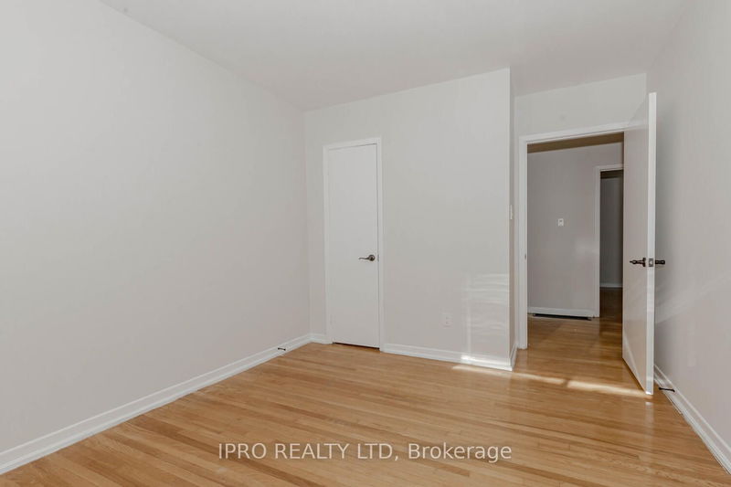 7094 Darcel Ave  Mississauga, L4T 2W9 | Image 27