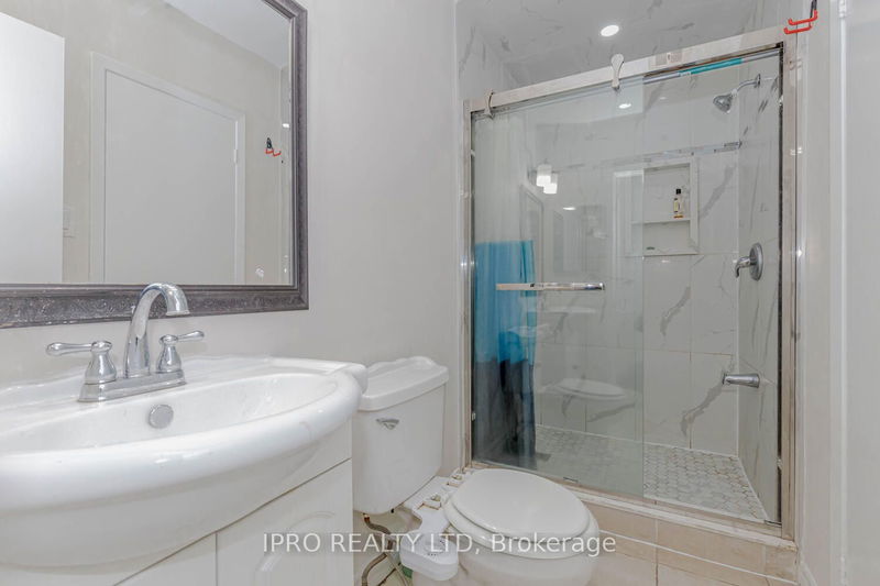 7094 Darcel Ave  Mississauga, L4T 2W9 | Image 8