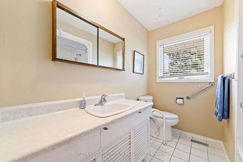 1302 Gainsborough Dr  Oakville, L6H 2H6 | Image 22