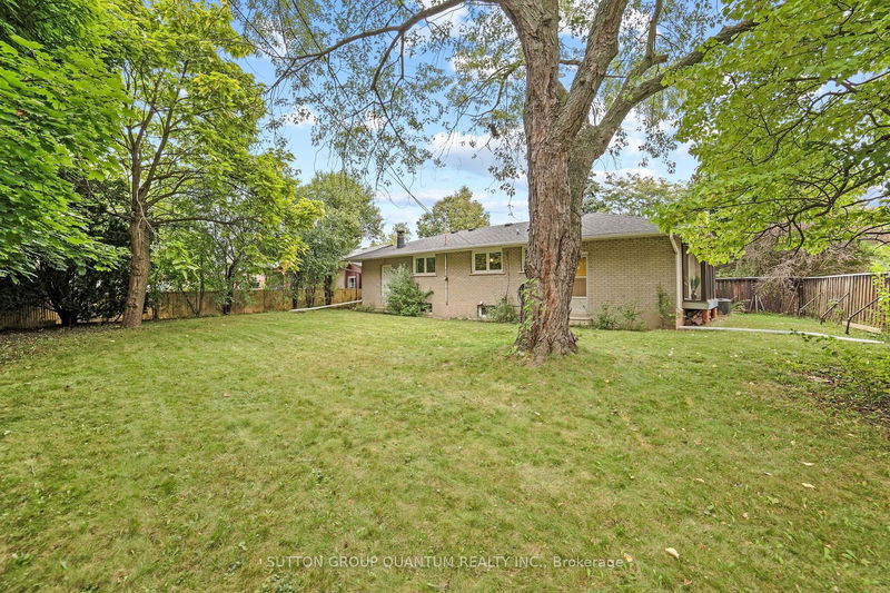 1302 Gainsborough Dr  Oakville, L6H 2H6 | Image 30