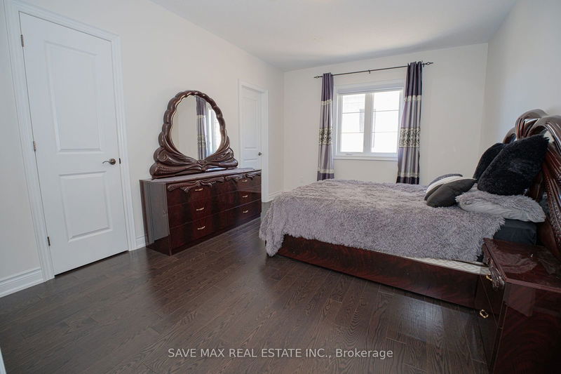 18 Autumn Olive Way  Brampton, L6P 4Z3 | Image 27