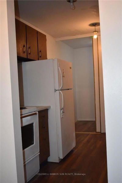 Unit 1604 — 320 Dixon Rd Rd, Toronto - Etobicoke West Mall image-0-2