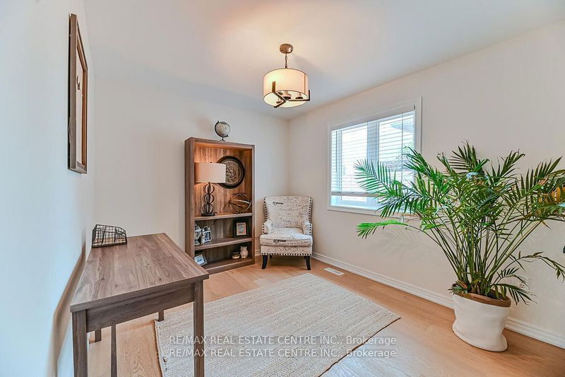 2498 Longridge Cres  Oakville, L6H 6S2 | Image 24