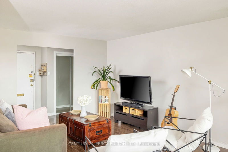  201 - 5 Frith Rd  Toronto, M3N 2L5 | Image 9