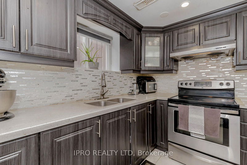 3320 Morningstar Dr  Mississauga, L4T 1X7 | Image 10