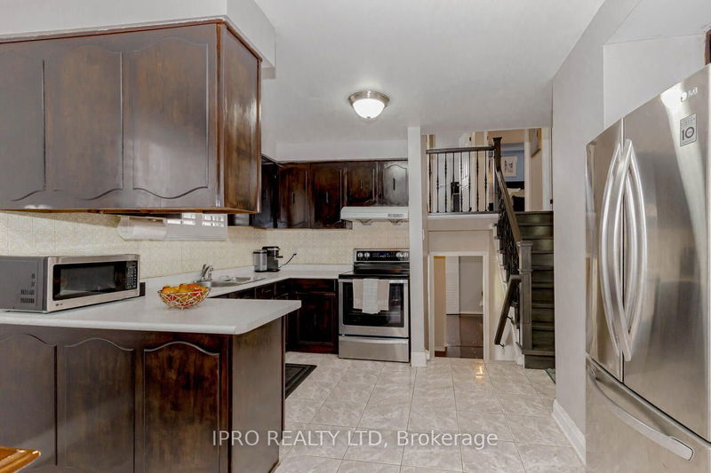 3320 Morningstar Dr  Mississauga, L4T 1X7 | Image 11