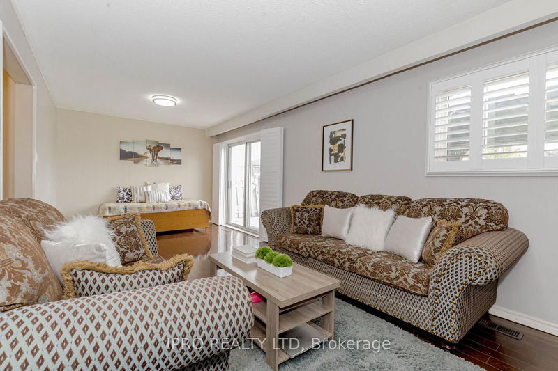 3320 Morningstar Dr  Mississauga, L4T 1X7 | Image 35