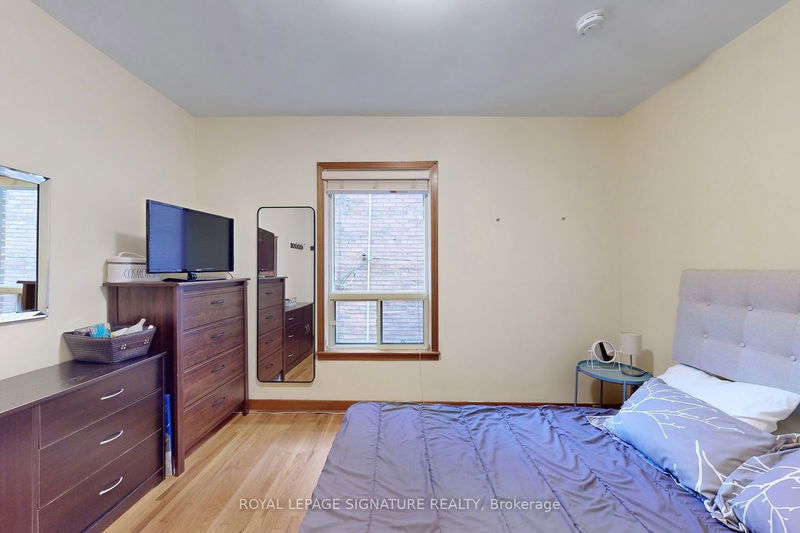 76 Westmoreland Ave  Toronto, M6H 2Z7 | Image 17