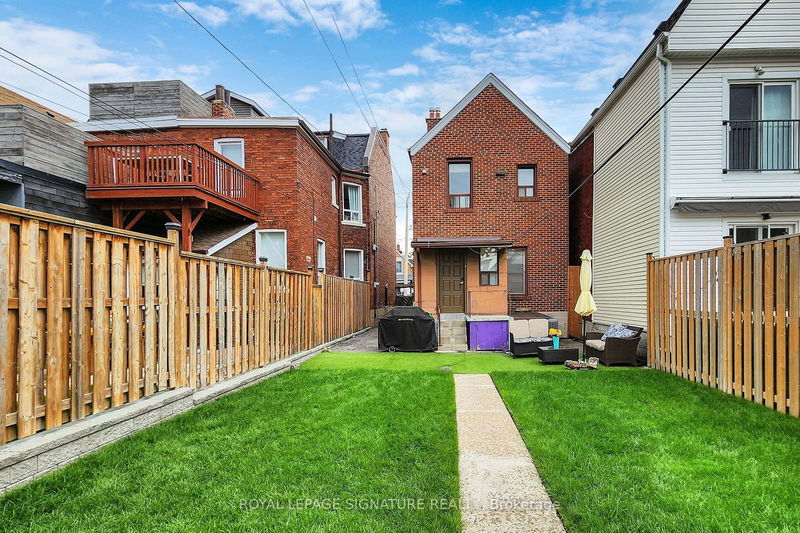 76 Westmoreland Ave  Toronto, M6H 2Z7 | Image 25