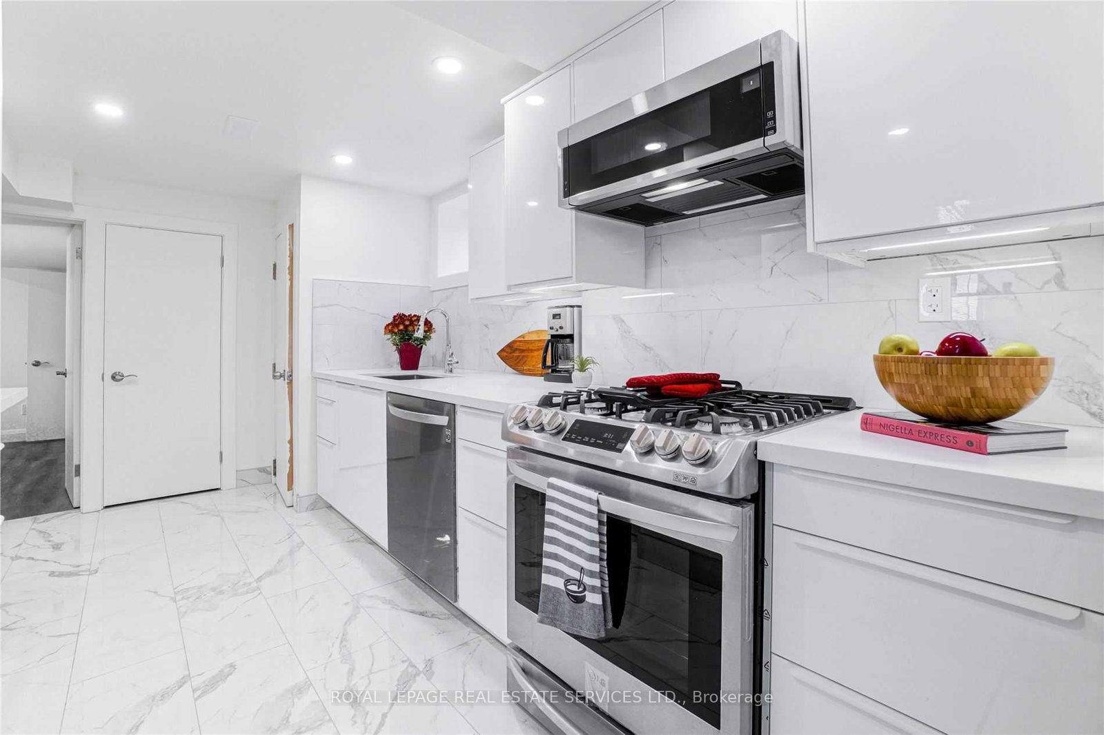 117 St Johns Road, Unit Lower - Photo 8