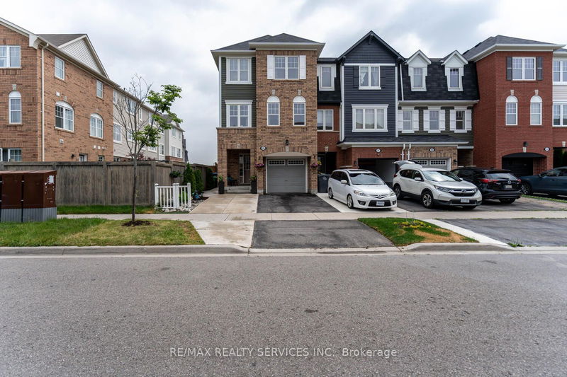 39 Vanhorne Clse  Brampton, L7A 0X8 | Image 6