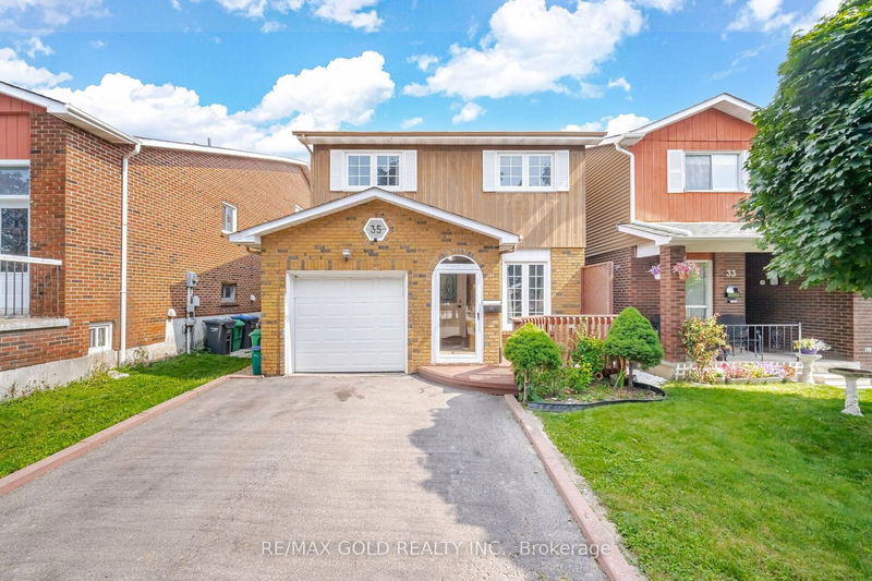 35 Pluto Dr  Brampton, L6V 3V2 | Image 1