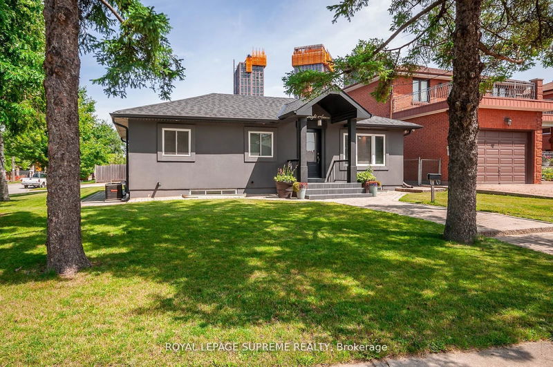 32 Cartwright Ave  Toronto, M6A 1T7 | Image 6