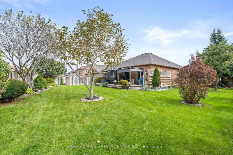 1 Berton Blvd  Halton Hills, L7G 6A4 | Image 37