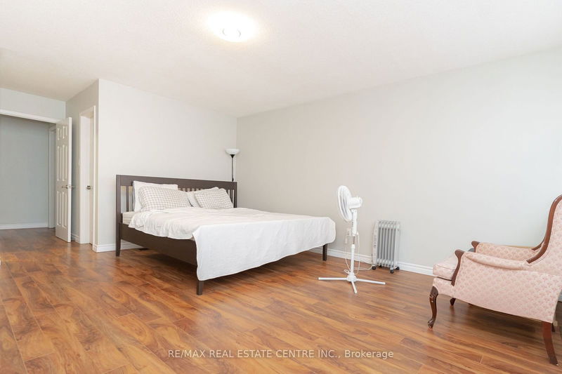 3 Candy Cres  Brampton, L6X 3T8 | Image 24