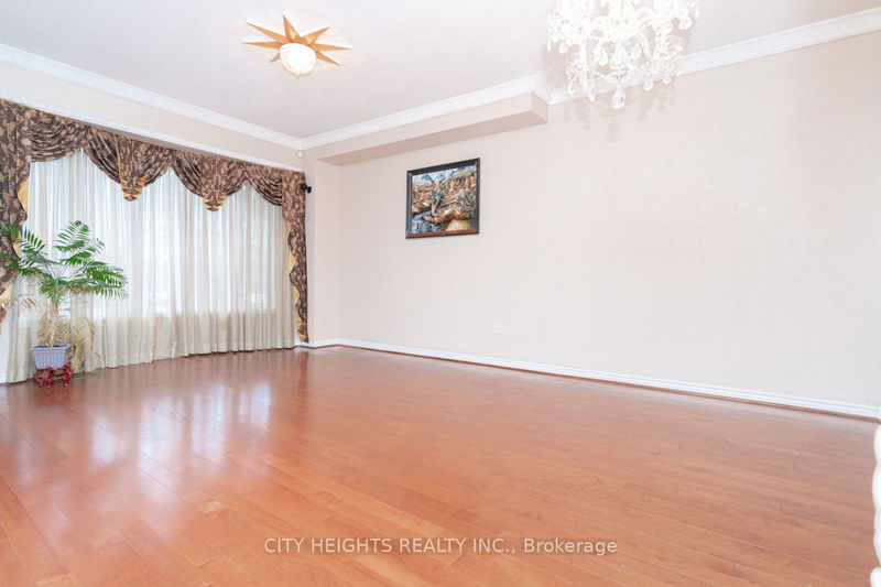 21 Pathmaster Rd  Brampton, L6P 2G9 | Image 8