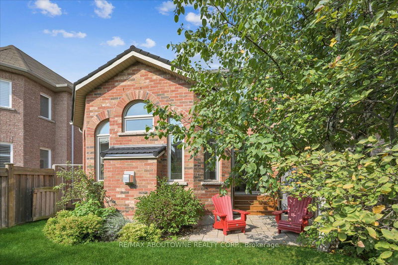 2474 Kwinter Rd  Oakville, L6M 0K6 | Image 35