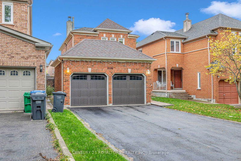 2526 Willowburne Dr  Mississauga, L5M 5E9 | Image 1