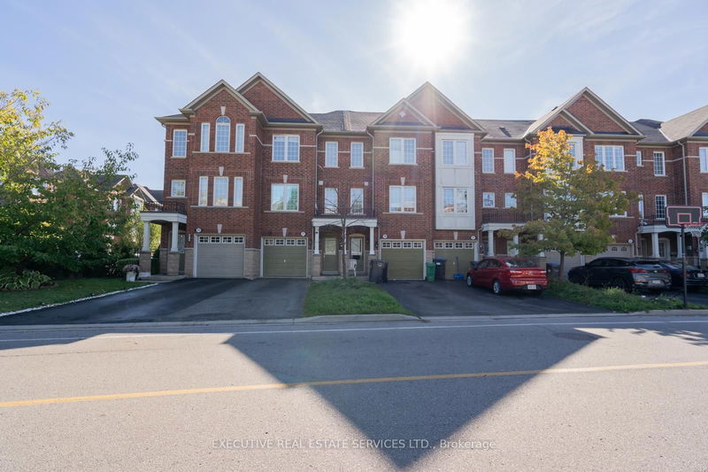 27 Denison Ave W Brampton, L6X 0H2 | Image 2